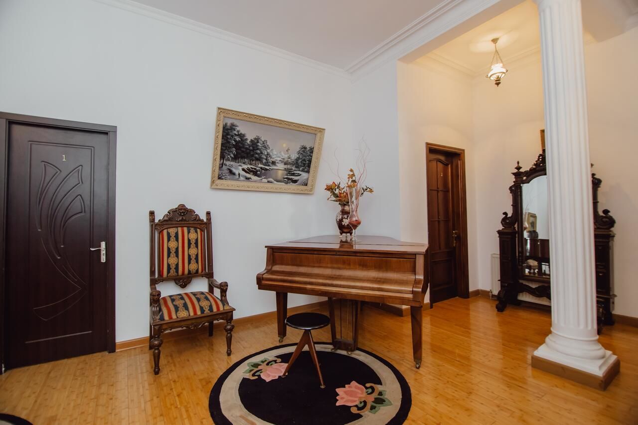 Отель Hotel Queen-Batumi Батуми-13