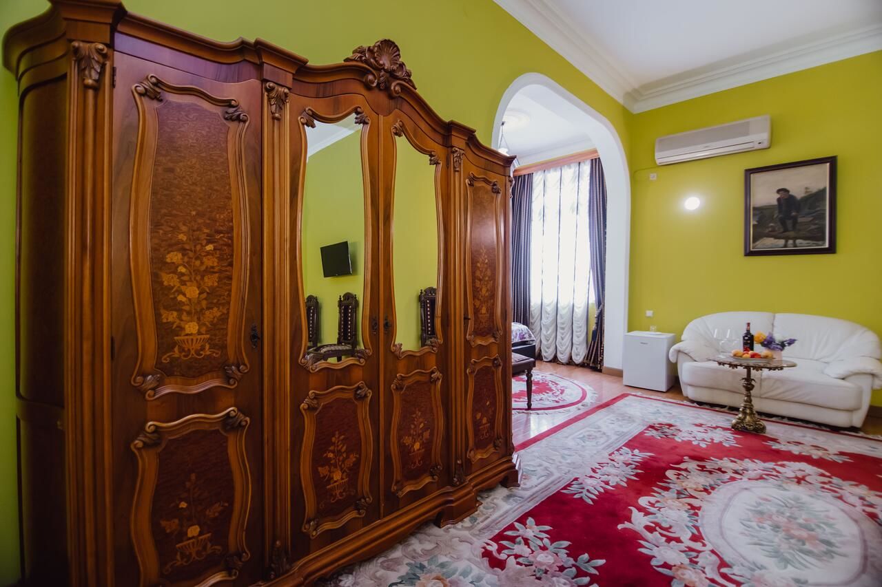 Отель Hotel Queen-Batumi Батуми-24