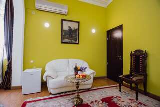 Отель Hotel Queen-Batumi Батуми Полулюкс-8