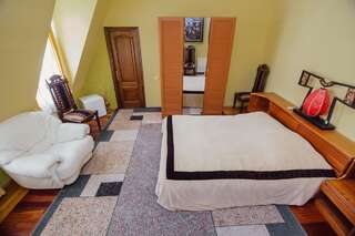 Отель Hotel Queen-Batumi Батуми Большой двухместный номер с 1 кроватью-2