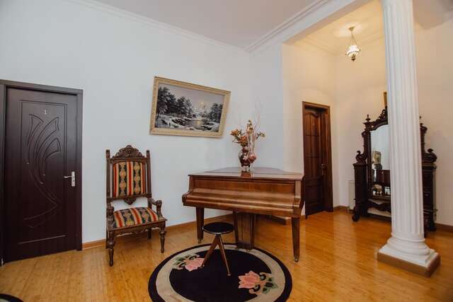 Отель Hotel Queen-Batumi Батуми-12